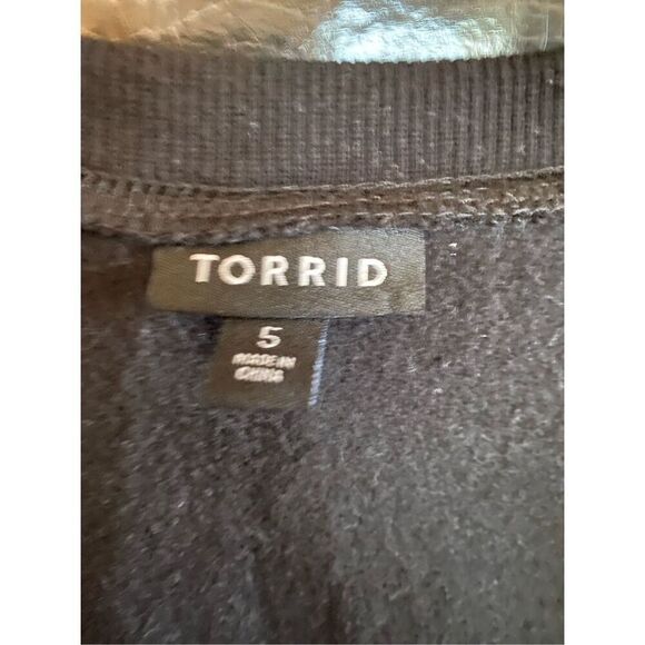 Torrid plus size women’s skeleton tree, classic fit, cozy fleece sweatshirt, siz - Picture 5 of 5